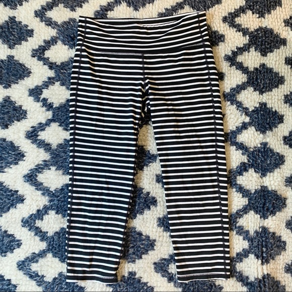 Athleta Stripes Chatarunga Crop Leggings | Size M - Picture 2 of 8